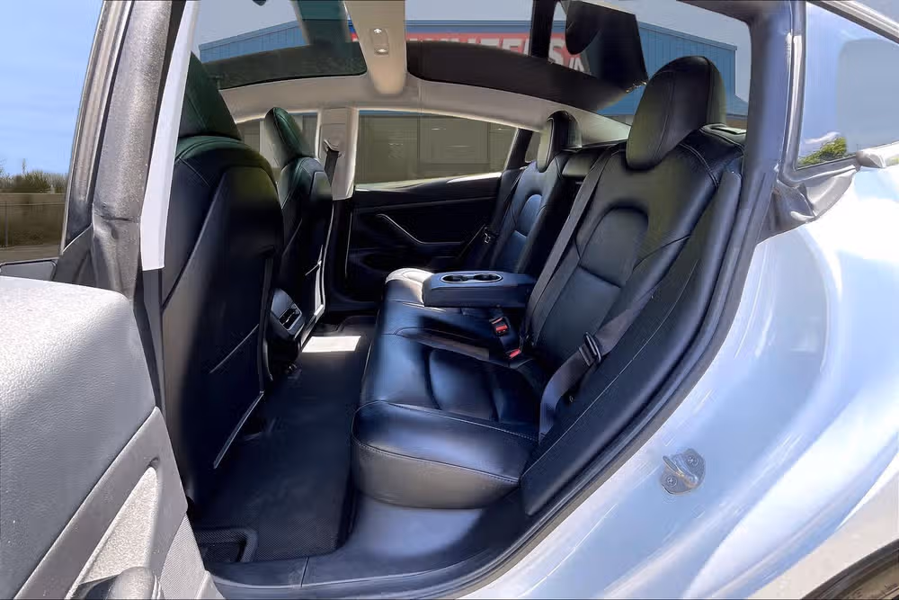 2020 Tesla Model 3 Standard Range Plus Image 23