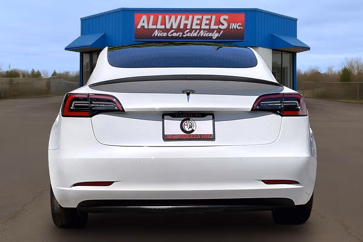 2020 Tesla Model 3 Standard Range Plus Image 4
