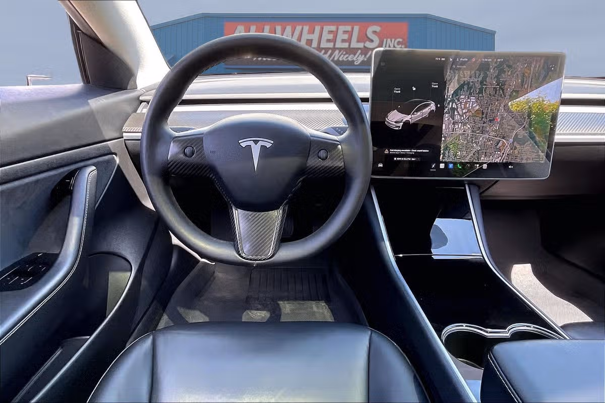 2020 Tesla Model 3 Standard Range Plus Image 5