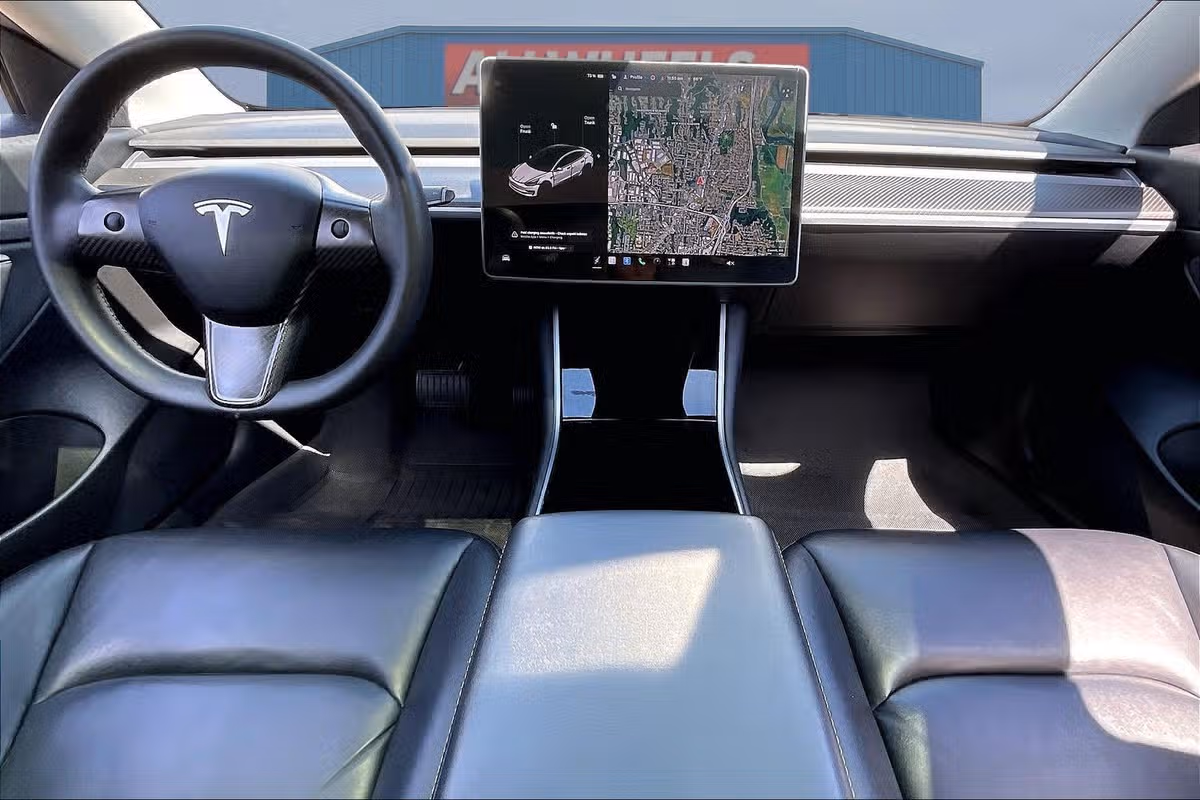 2020 Tesla Model 3 Standard Range Plus Image 14