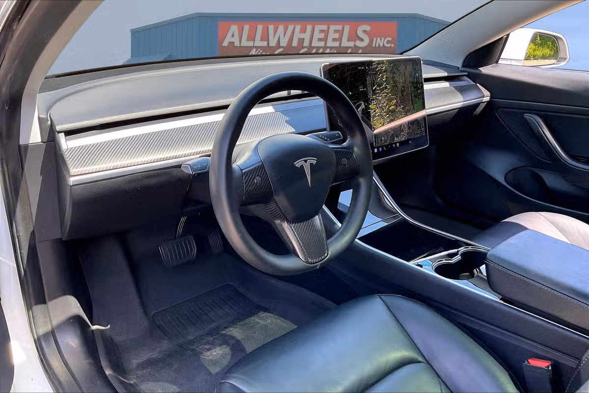 2020 Tesla Model 3 Standard Range Plus Image 12