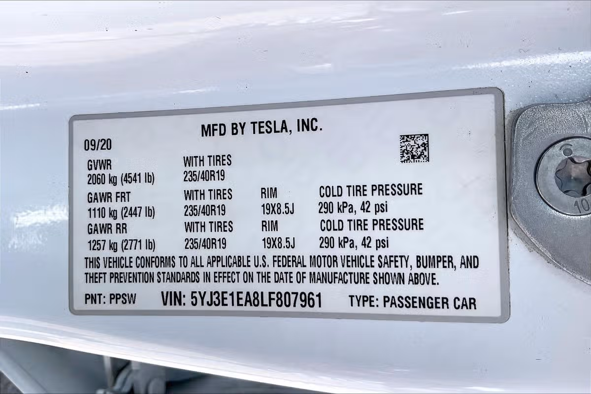 2020 Tesla Model 3 Standard Range Plus Image 31
