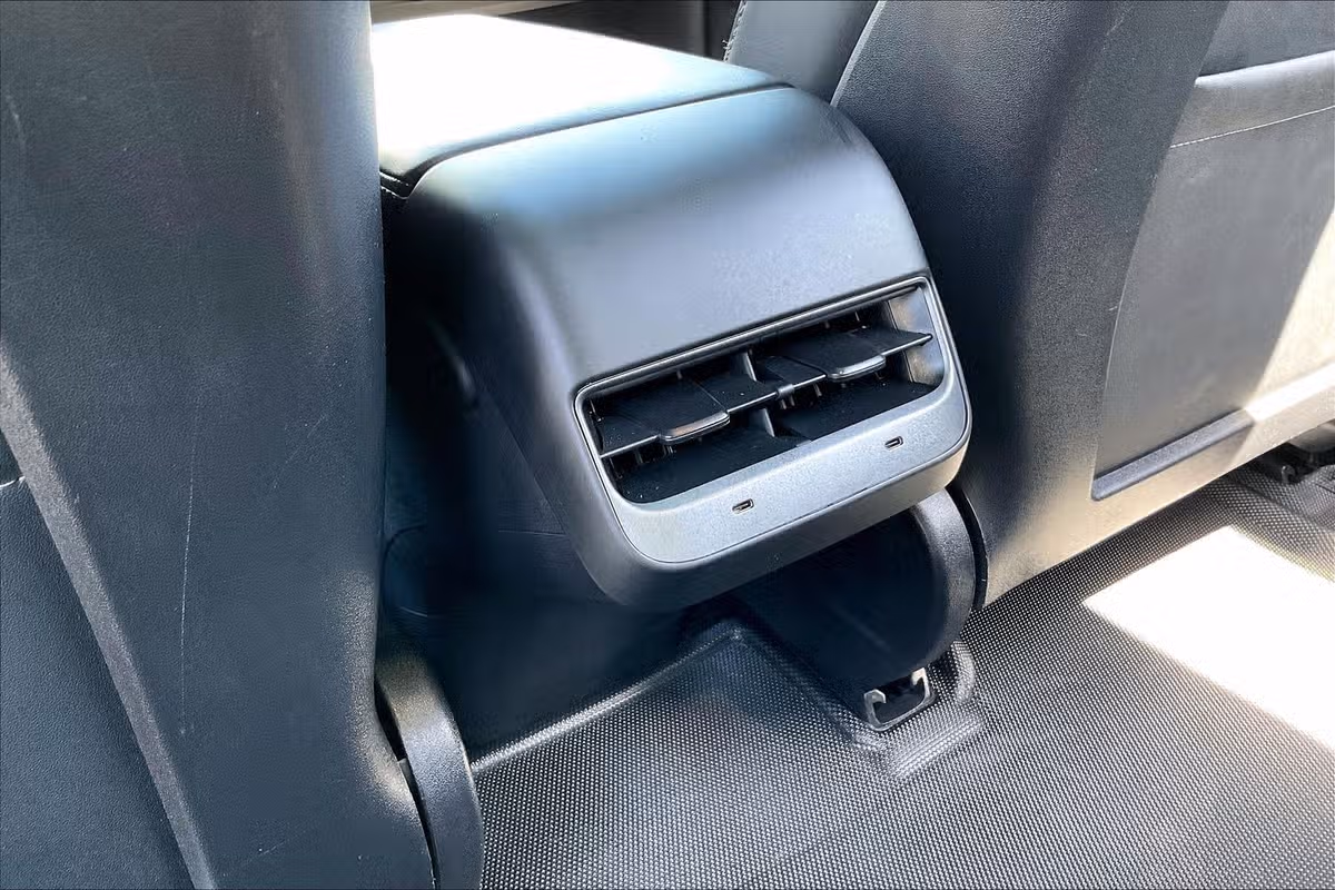 2020 Tesla Model 3 Standard Range Plus Image 30