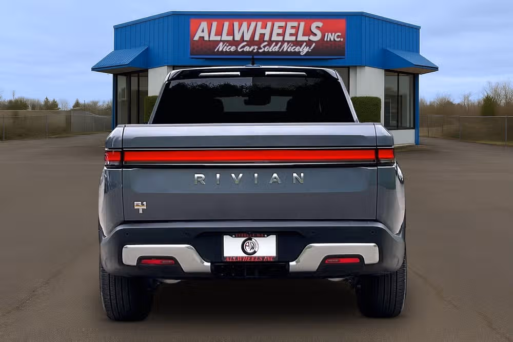 2022 Rivian R1T Adventure Crew Cab Image 4
