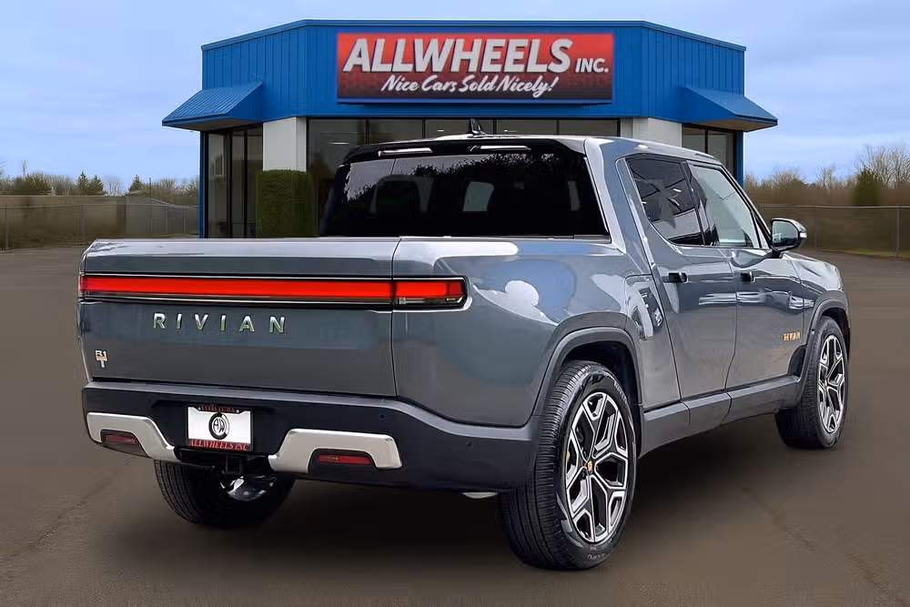 2022 Rivian R1T Adventure Crew Cab Image 11