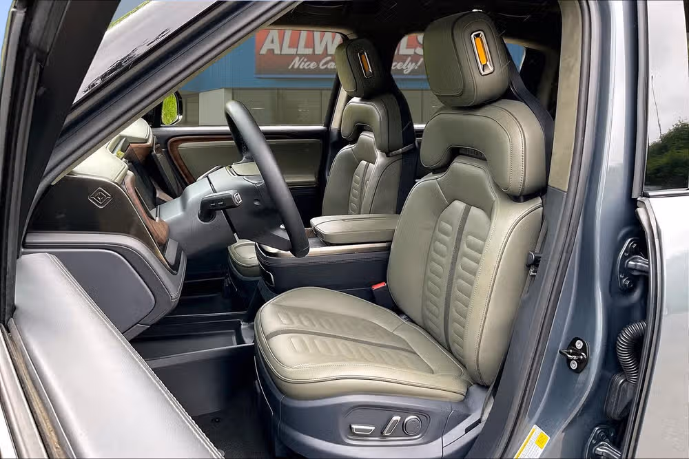2022 Rivian R1T Adventure Crew Cab Image 23