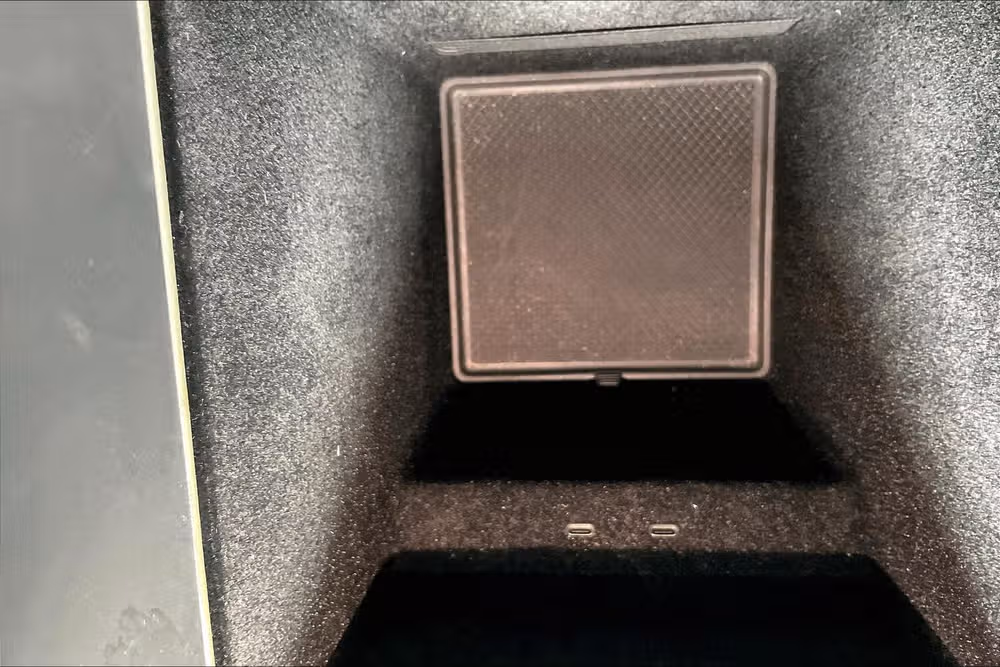 2022 Rivian R1T Adventure Crew Cab Image 30
