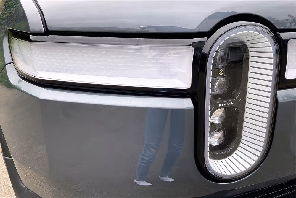 2022 Rivian R1T Adventure Crew Cab Image 27