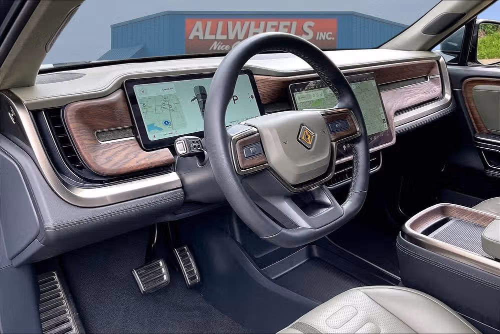 2022 Rivian R1T Adventure Crew Cab Image 12