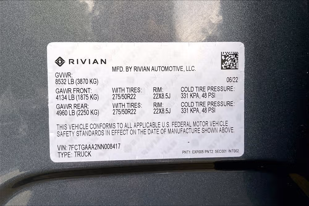 2022 Rivian R1T Adventure Crew Cab Image 32