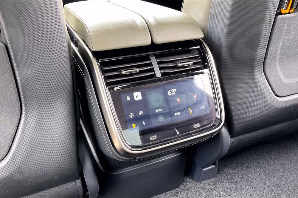 2022 Rivian R1T Adventure Crew Cab Image 31