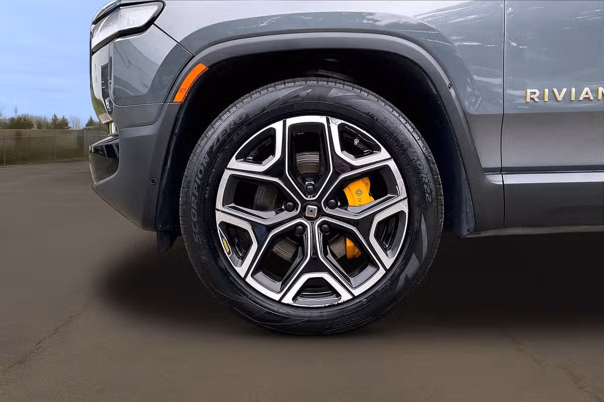 2022 Rivian R1T Adventure Crew Cab Image 9