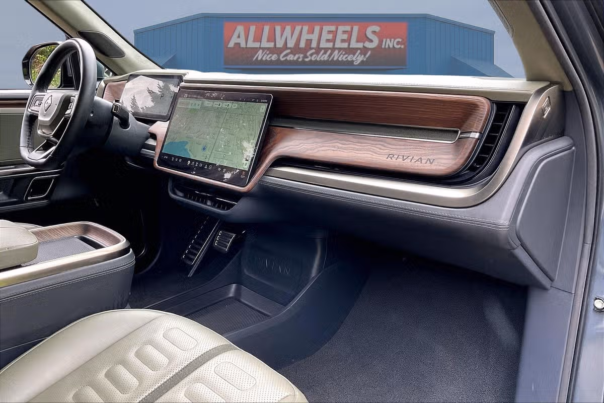 2022 Rivian R1T Adventure Crew Cab Image 15