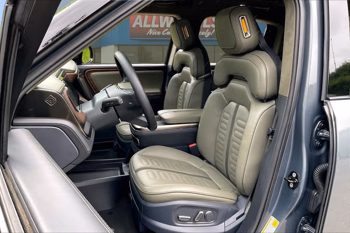 2022 Rivian R1T Adventure Crew Cab Image 23