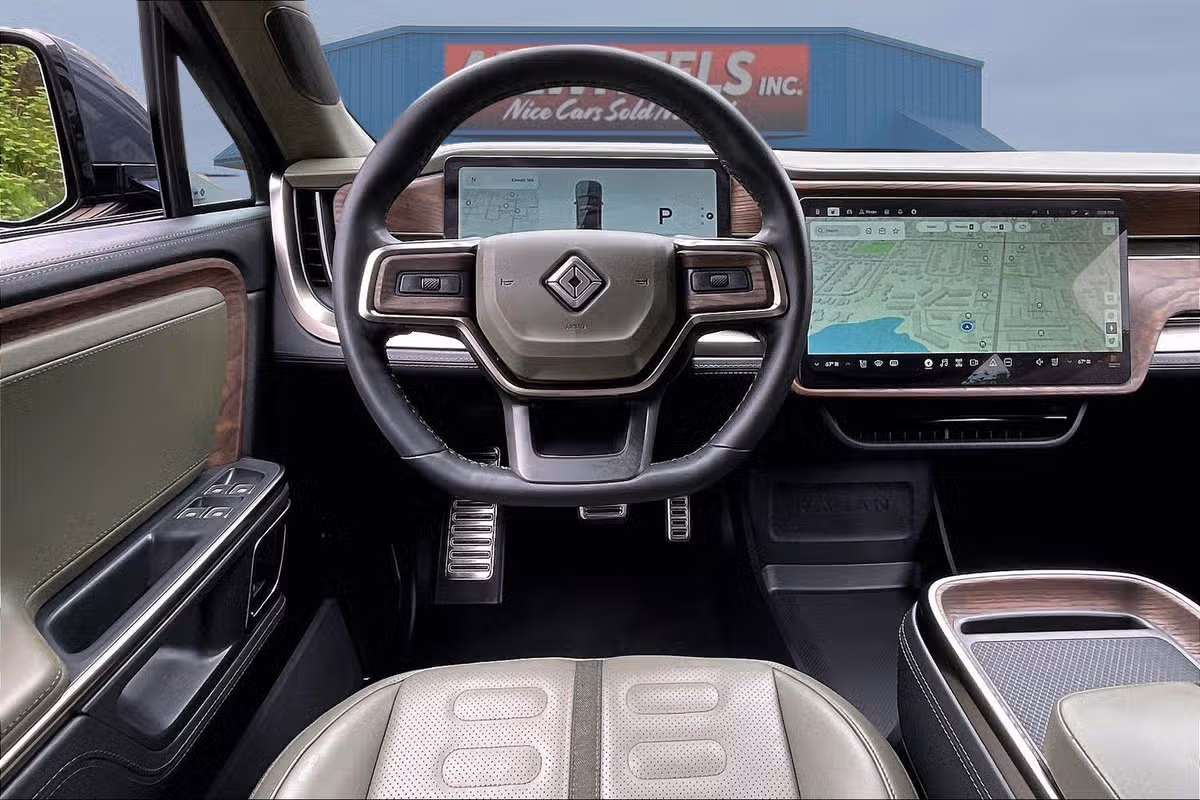 2022 Rivian R1T Adventure Crew Cab Image 5