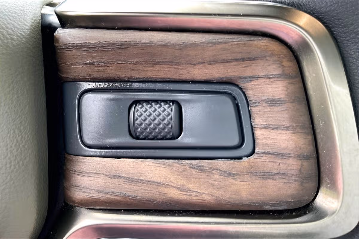 2022 Rivian R1T Adventure Crew Cab Image 17
