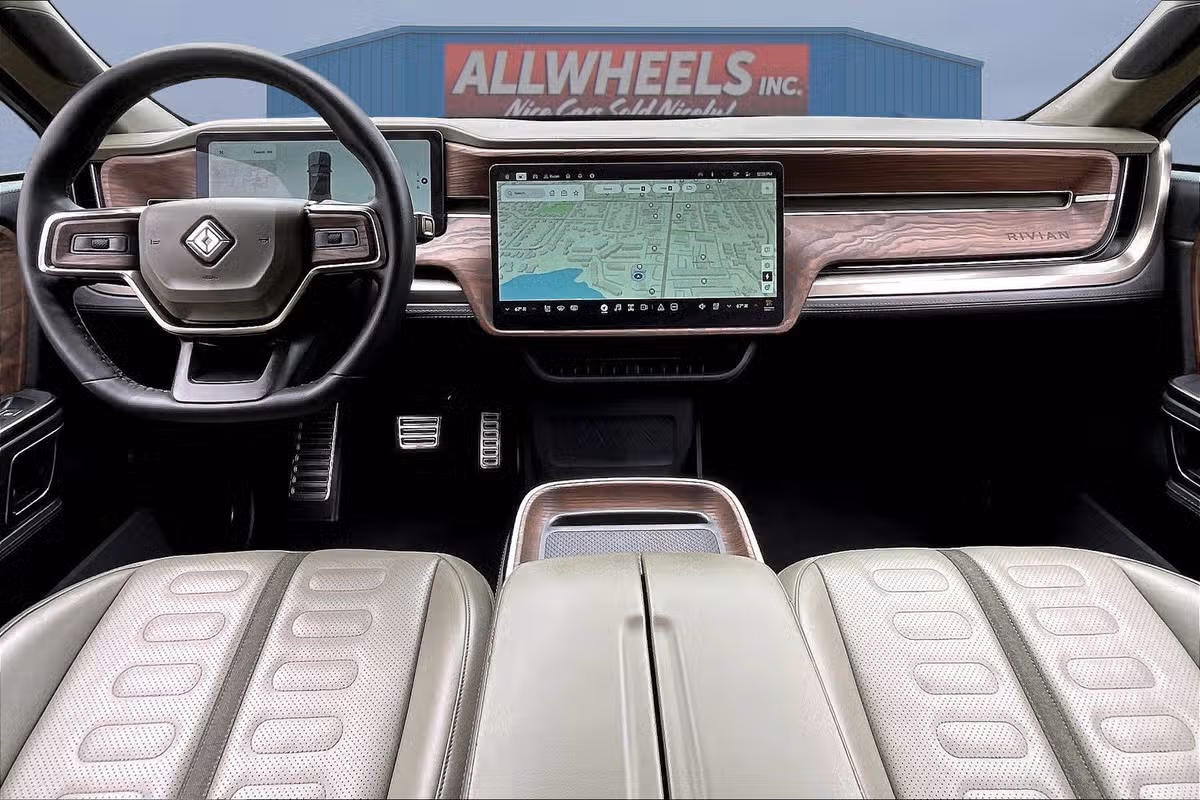 2022 Rivian R1T Adventure Crew Cab Image 14
