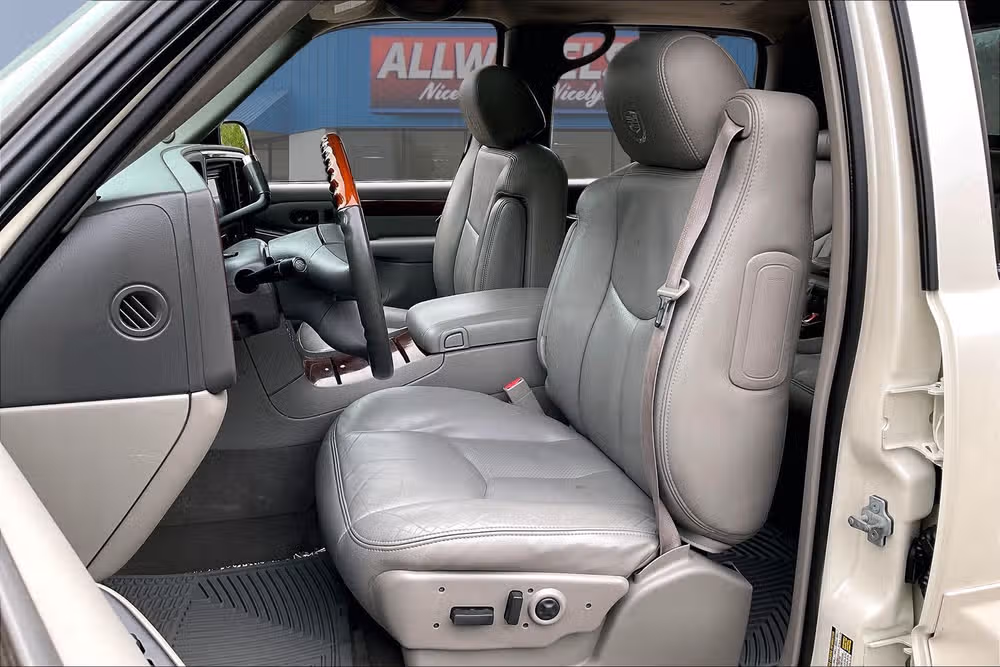 2005 Cadillac Escalade EXT Base Crew Cab Image 24