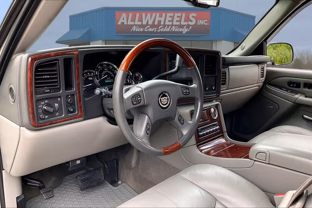 2005 Cadillac Escalade EXT Base Crew Cab Image 12