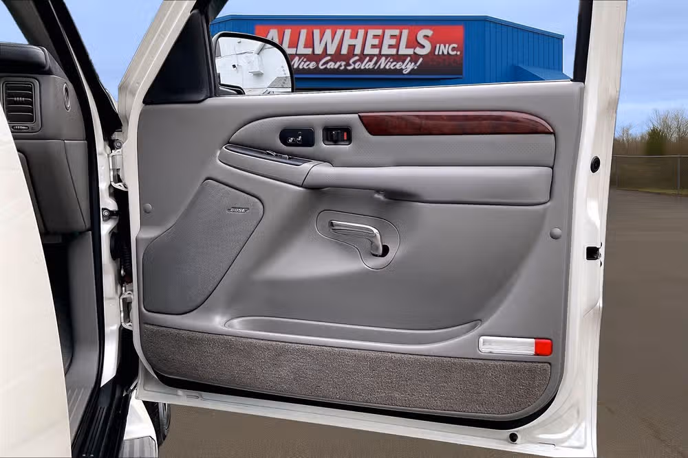 2005 Cadillac Escalade EXT Base Crew Cab Image 23