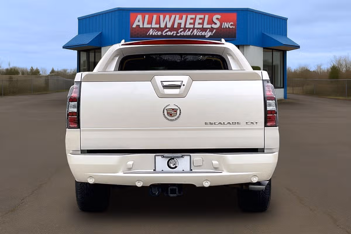 2005 Cadillac Escalade EXT Base Crew Cab Image 4