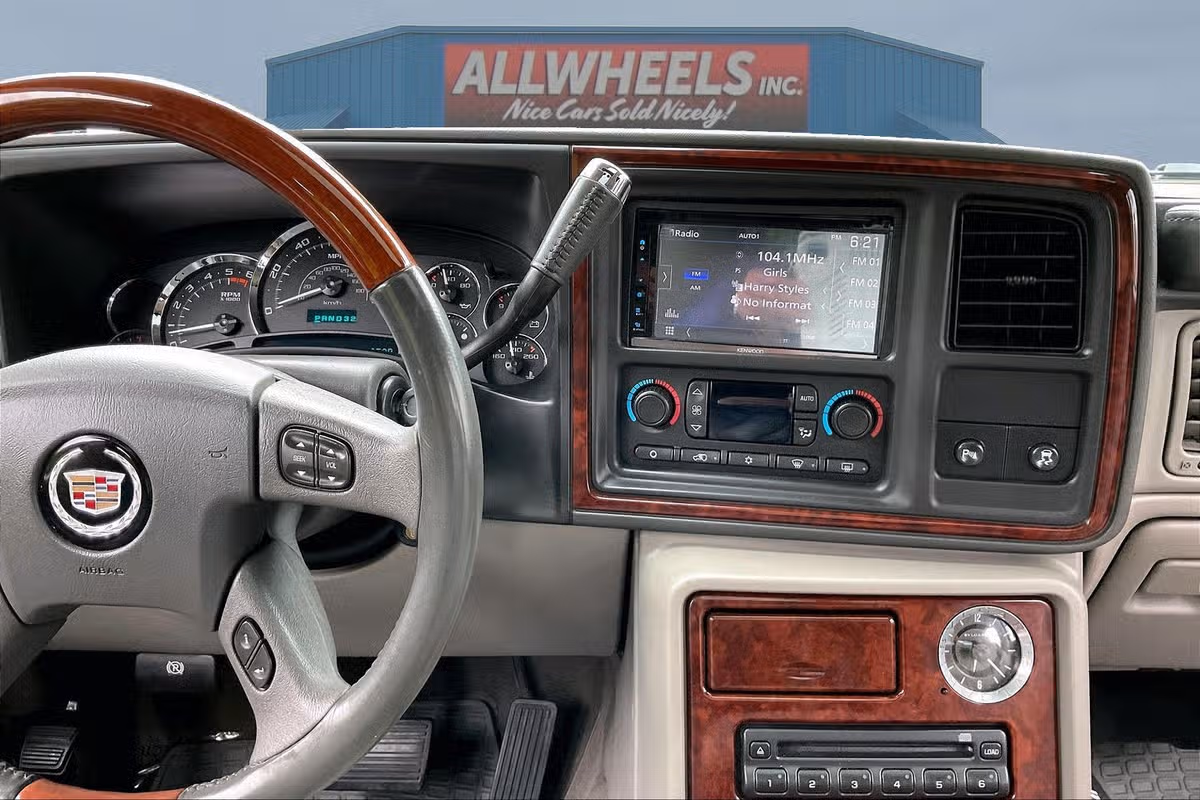 2005 Cadillac Escalade EXT Base Crew Cab Image 6