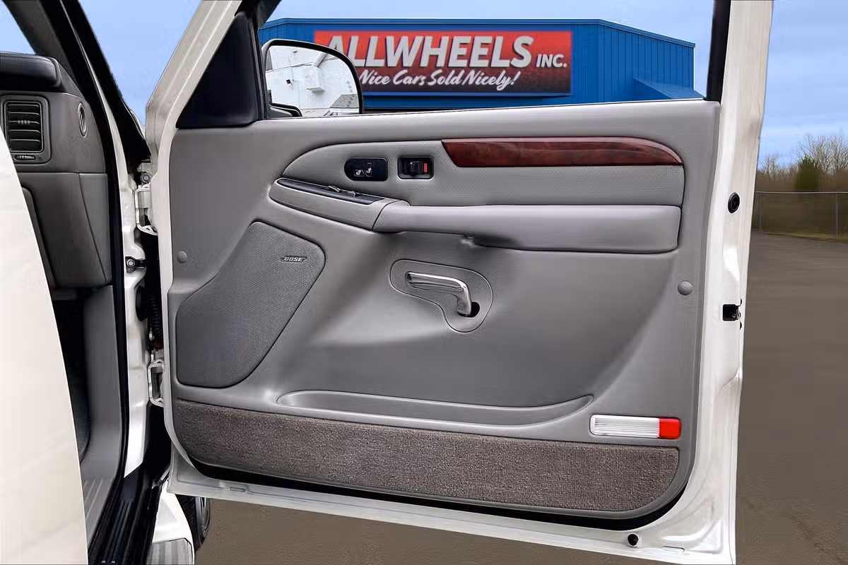 2005 Cadillac Escalade EXT Base Crew Cab Image 23