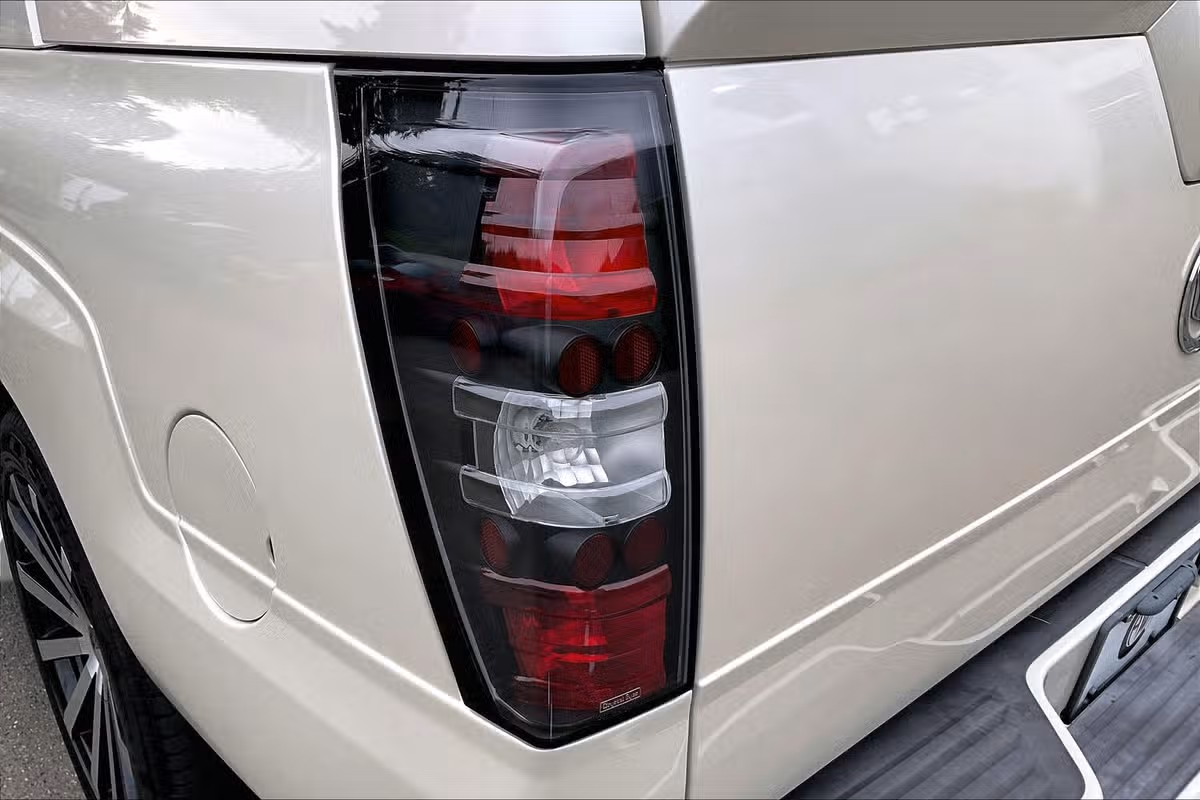 2005 Cadillac Escalade EXT Base Crew Cab Image 28