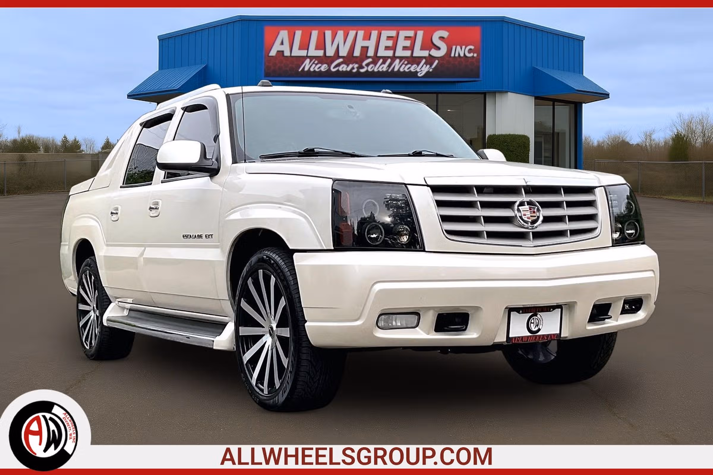 2005 Cadillac Escalade EXT Base Crew Cab Image 1