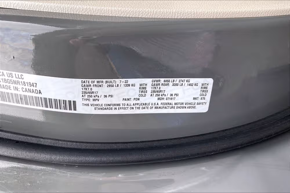 2022 Chrysler Pacifica Touring L Passenger Image 33