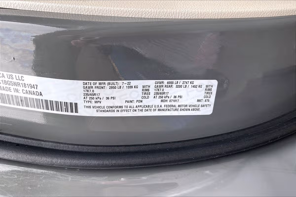 2022 Chrysler Pacifica Touring L Passenger Image 33