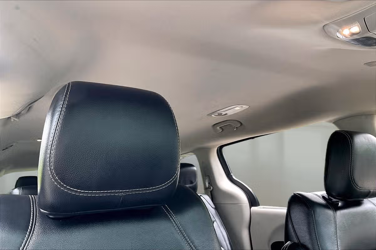 2022 Chrysler Pacifica Touring L Passenger Image 20