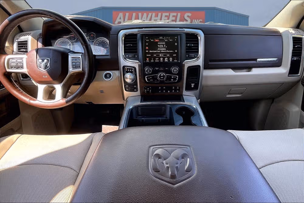 2016 Ram 1500 Laramie Crew Cab Image 12