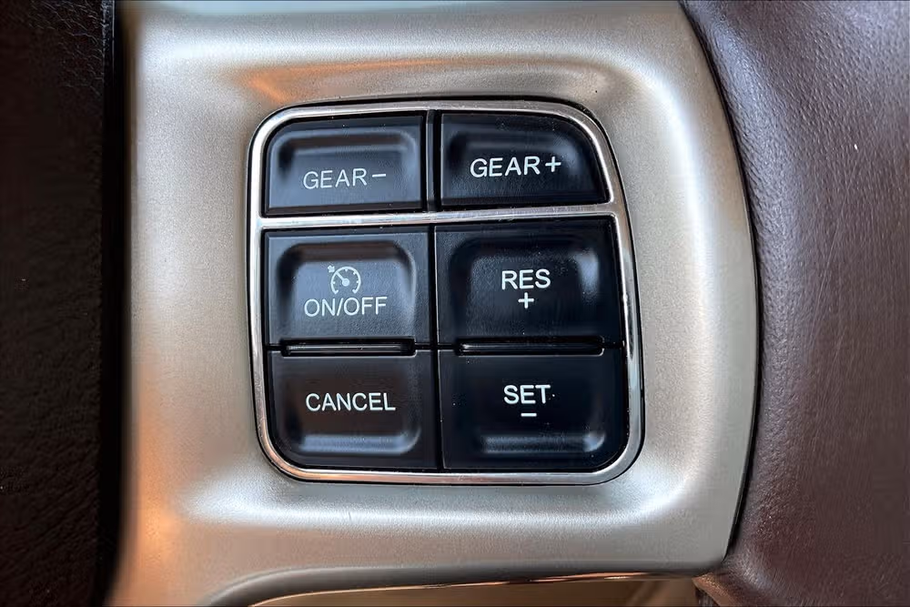 2016 Ram 1500 Laramie Crew Cab Image 16