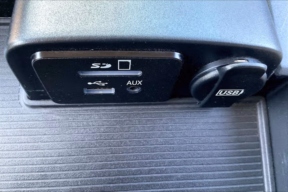 2016 Ram 1500 Laramie Crew Cab Image 29