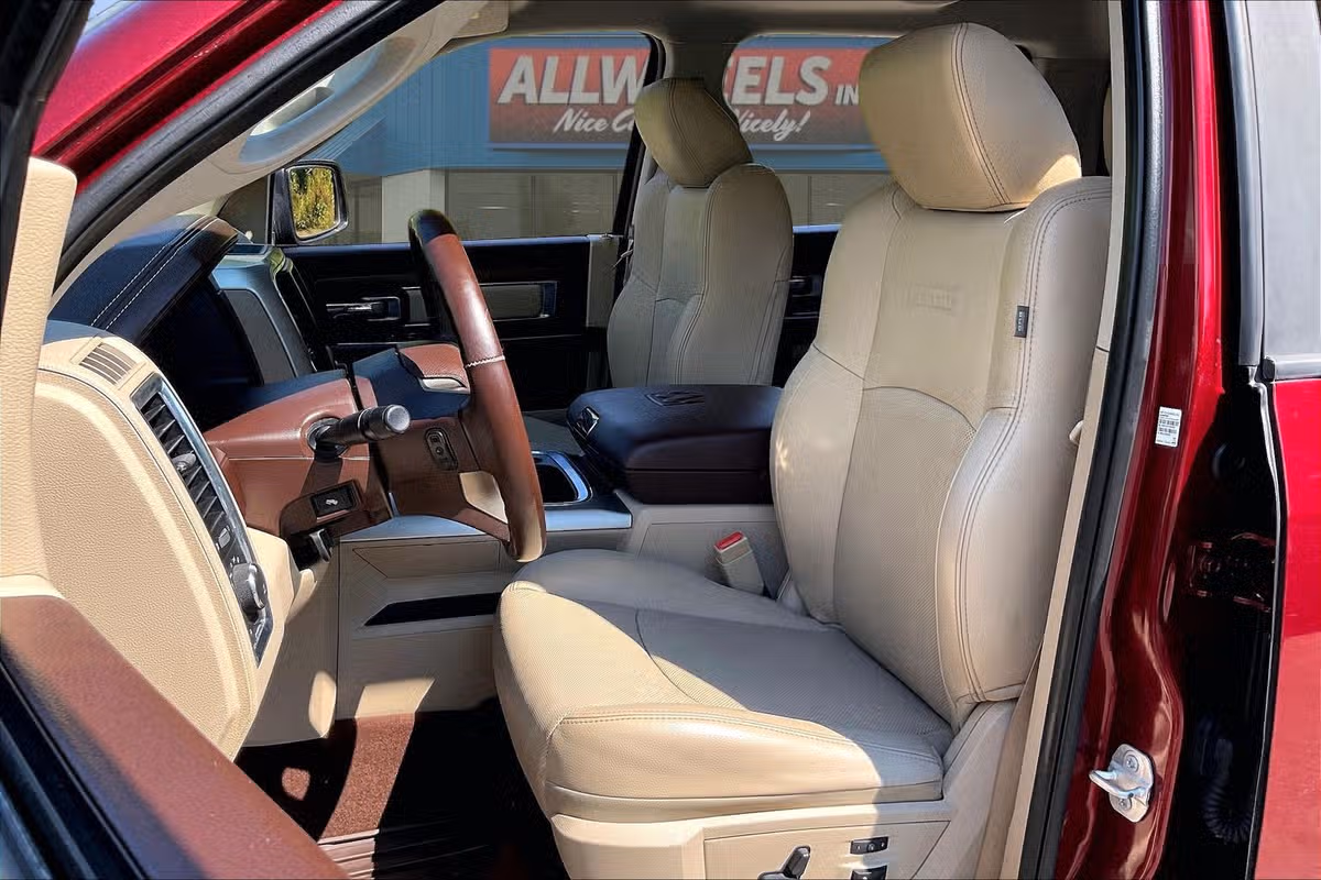 2016 Ram 1500 Laramie Crew Cab Image 22