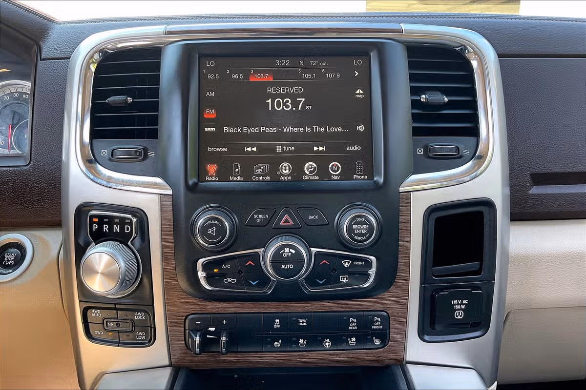 2016 Ram 1500 Laramie Crew Cab Image 28