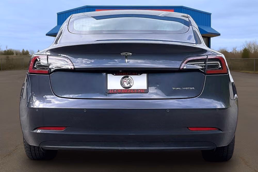 2018 Tesla Model 3 Performance Image 4