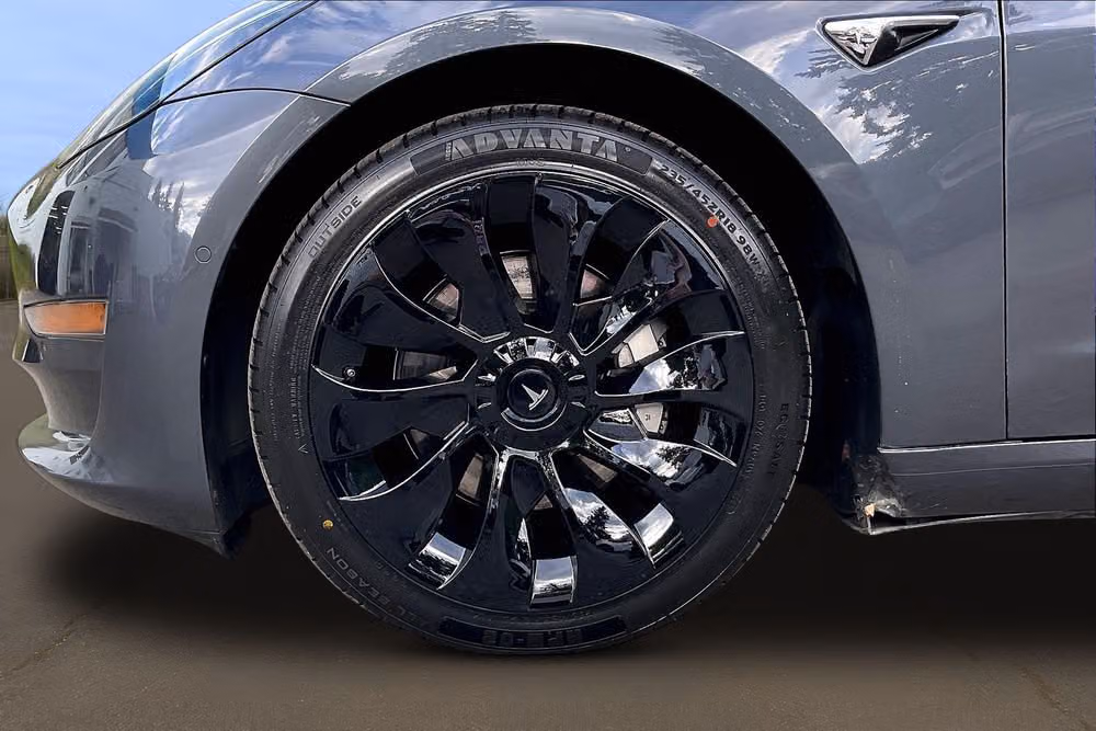 2018 Tesla Model 3 Performance Image 9