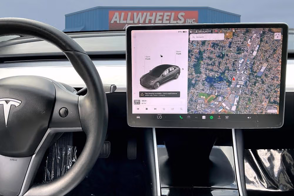 2018 Tesla Model 3 Performance Image 6