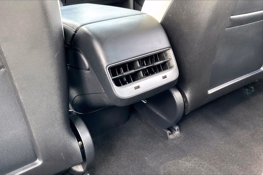 2018 Tesla Model 3 Performance Image 30