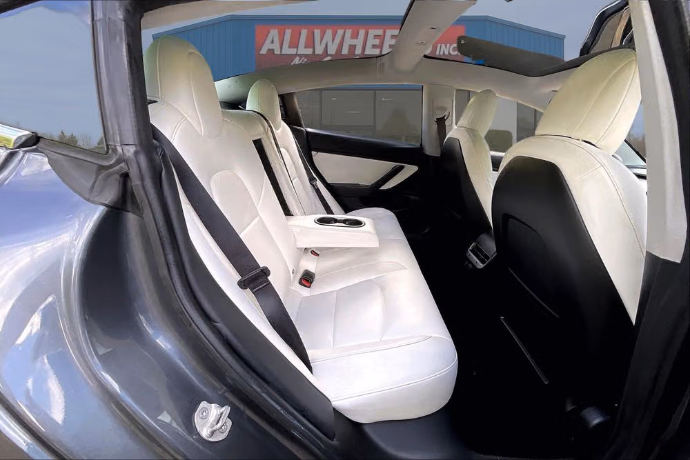2018 Tesla Model 3 Performance Image 24