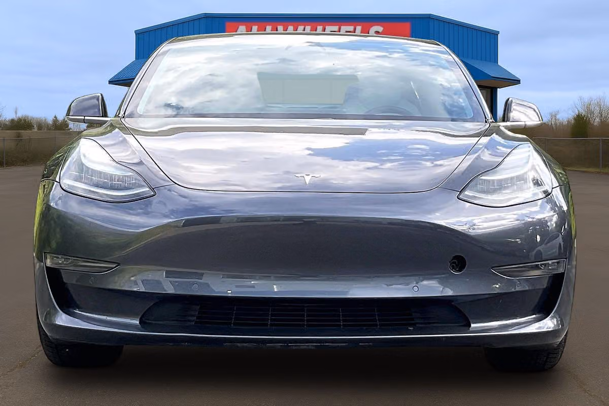 2018 Tesla Model 3 Performance Image 3