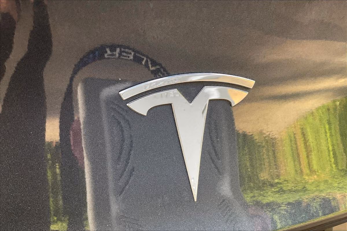 2018 Tesla Model 3 Performance Image 8