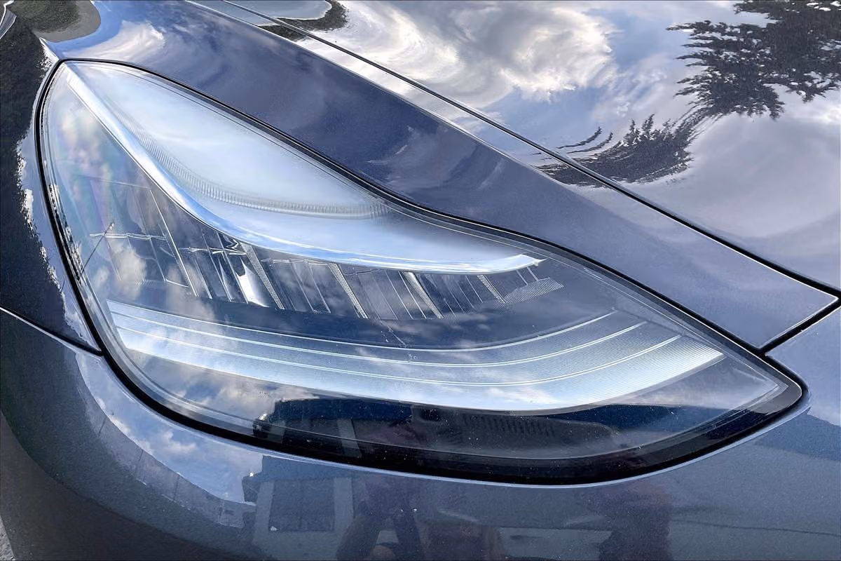 2018 Tesla Model 3 Performance Image 26