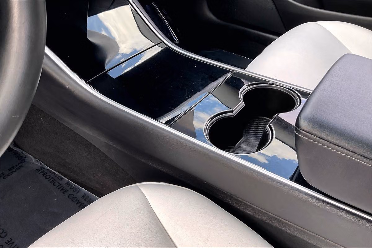 2018 Tesla Model 3 Performance Image 13