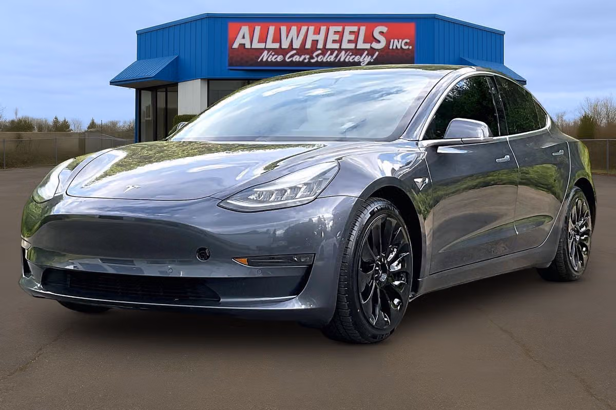 2018 Tesla Model 3 Performance Image 10