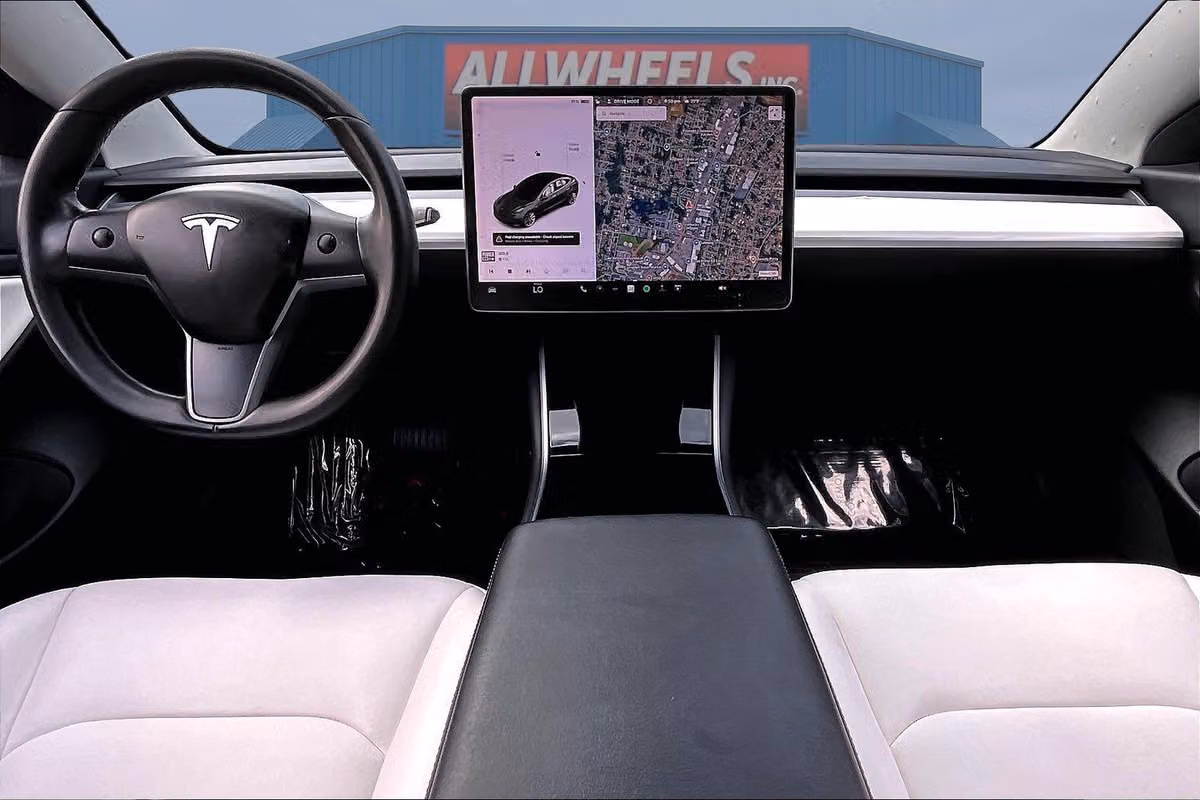 2018 Tesla Model 3 Performance Image 14