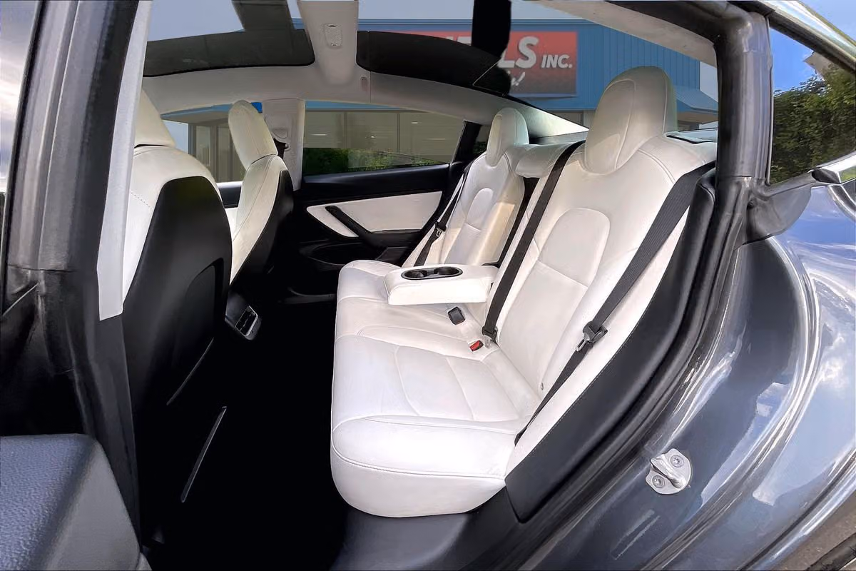 2018 Tesla Model 3 Performance Image 23