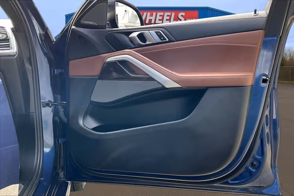 2021 BMW X6 xDrive40i Image 22